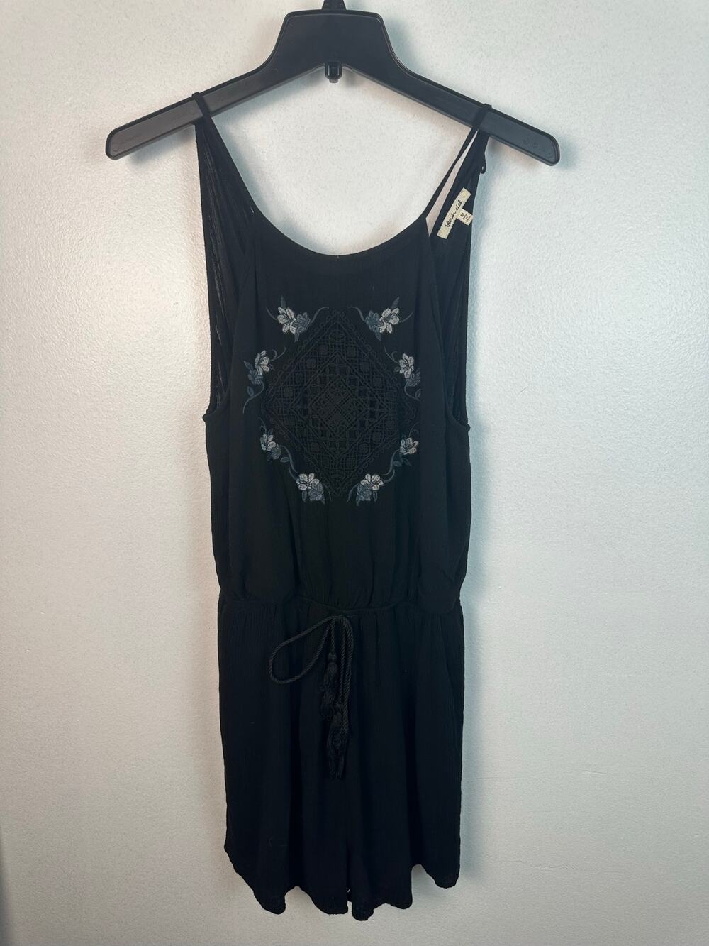 Bleuh Ciel Women's jumpsuit/romper black embroidered drawstring waist Medium